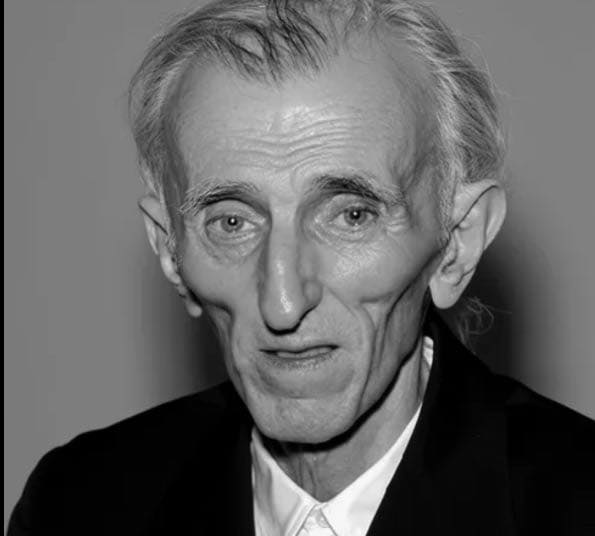 Nikola Tesla : L’homme qui a conquis le monde et est mort avec un pigeon