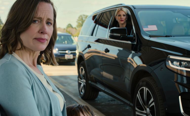 夫が3年間家を空けていたのですが、夫の家族は私と子供をここに泊めてくれませんでした。「子供を連れてどこか別の場所に行きなさい。あなたたち二人がここにいる場所はもうないわ」と。そんな時、私が子供とバス停に座っていたところ、夫の妹が高級車でやってきて、窓を開けて「乗りなさい。あなたに知っておいてほしい大切なことがあるの」と言ったのです。