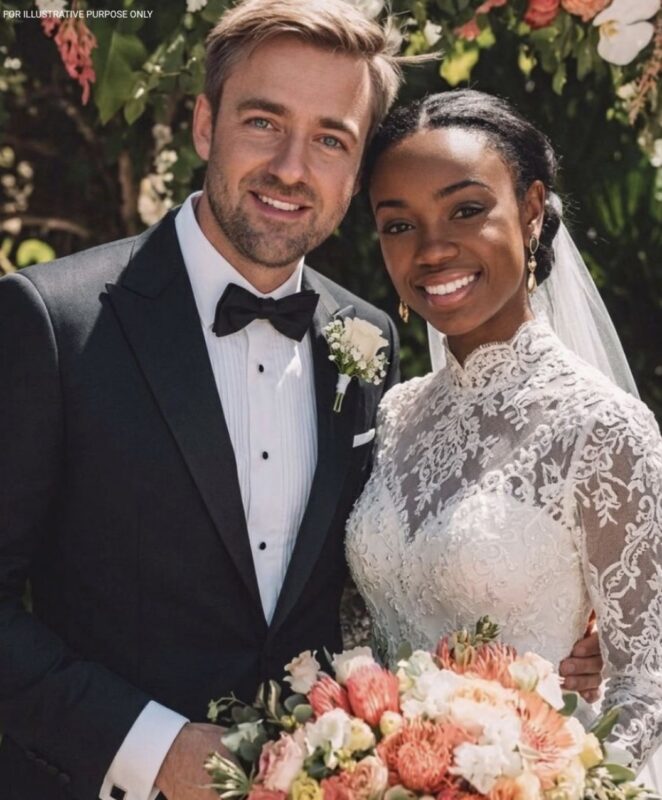 儘管我的父母要求很高，但我還是娶了一位女服務員——在我們的婚禮之夜，她侮辱我說：“答應我，當我給你看這個的時候，你不會尖叫。”