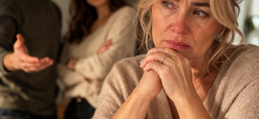 「あなたや妹にはお金は渡しません」と息子は母に言いました