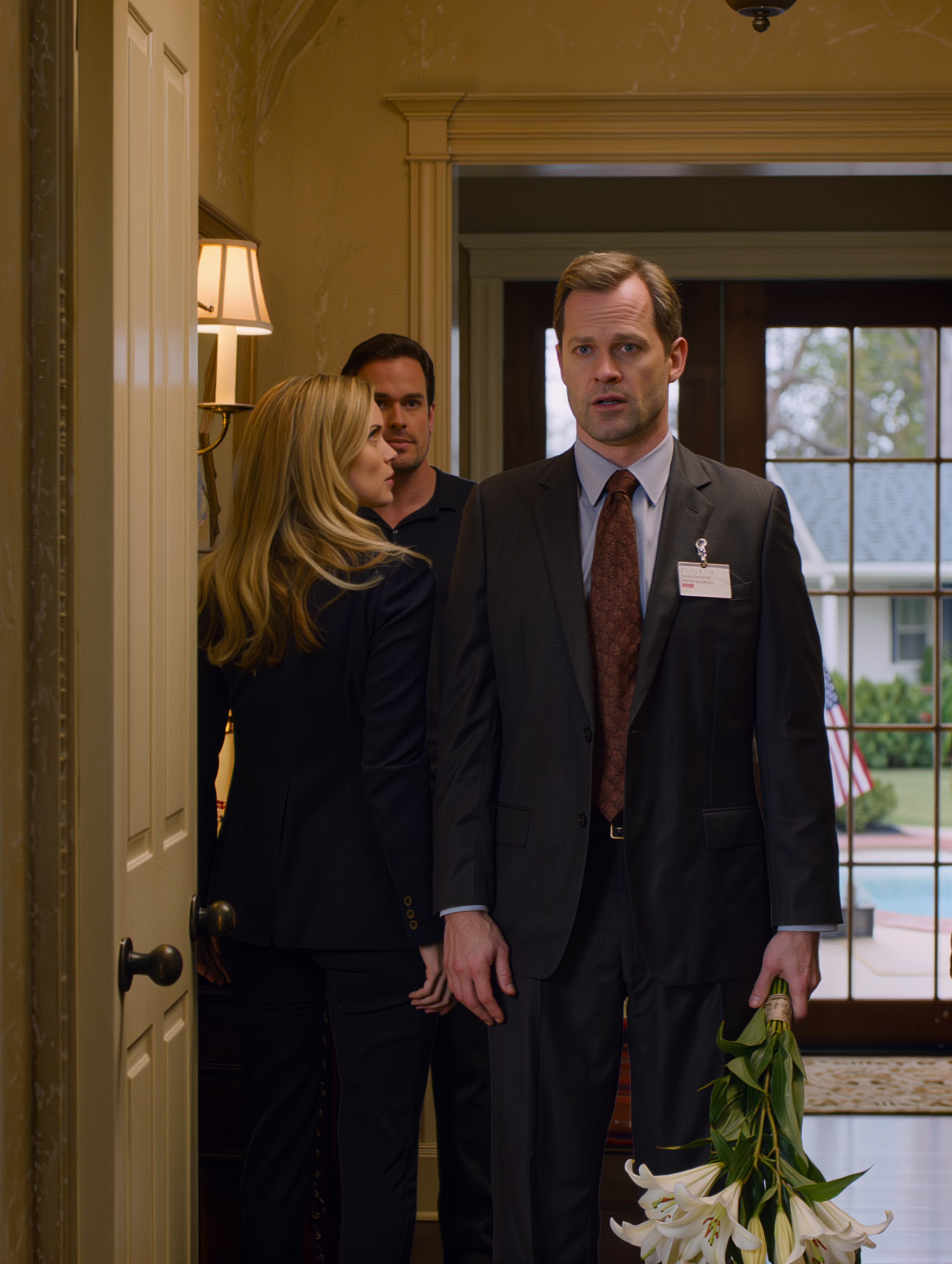 結婚記念日の花束を持って早めに帰宅すると、妻が別の男とベッドにいるのを見つけた。しかし、私を打ちのめしたのは、自分の子供たちが妻の言い分を信じているのを聞いた時だった。そして、7年間の沈黙を経て、突然子供たちが私を必要とするようになった時、私はドアを開けるべきか、それともそのまま立ち去るべきか分からなかった。